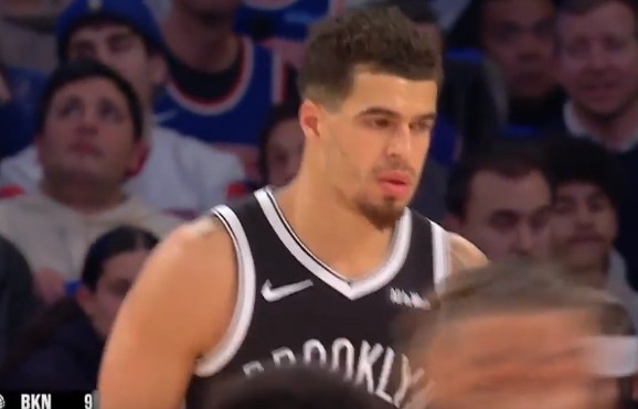 开云体育网址-拔哥首球！小迈克尔·波特兜出来弧顶干拔三分 前4投全铁